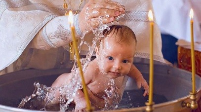 Зачем крестить маленьких детей: традиции и значение