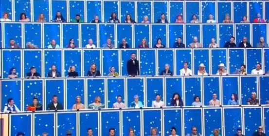 Двое первых участников прошли в финал шоу «Ну-ка, все вместе!» 12 сентября