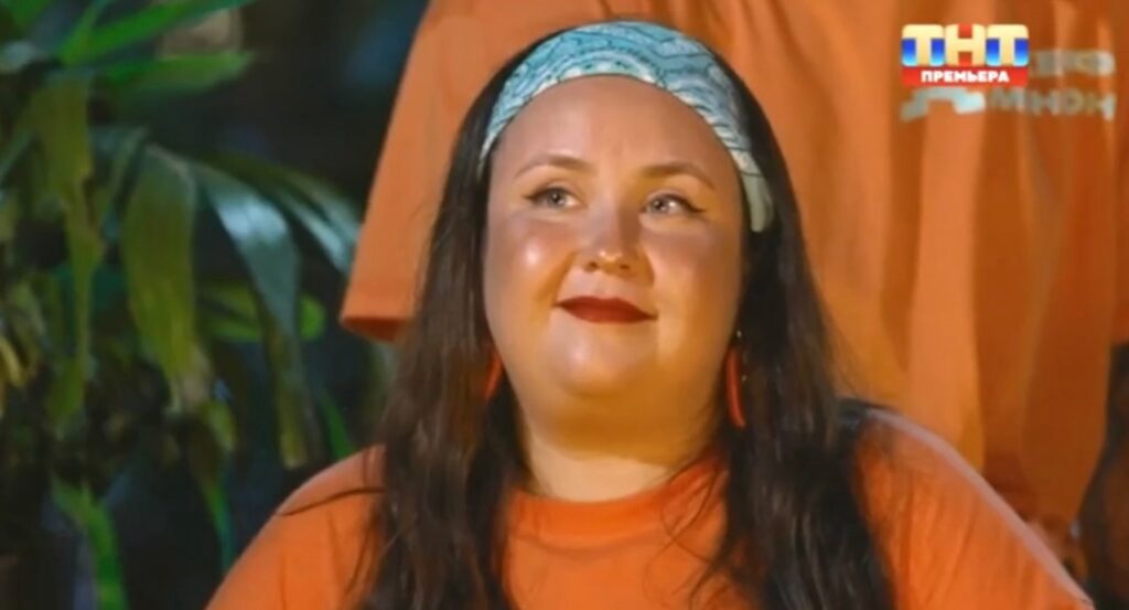 Шоу Звезды в джунглях 5 октября 2025 года 2 серия кто ушел, покинул проект, кого выгнали сегодня, кто проиграл, отправился на испытание, Альбина Кабалина