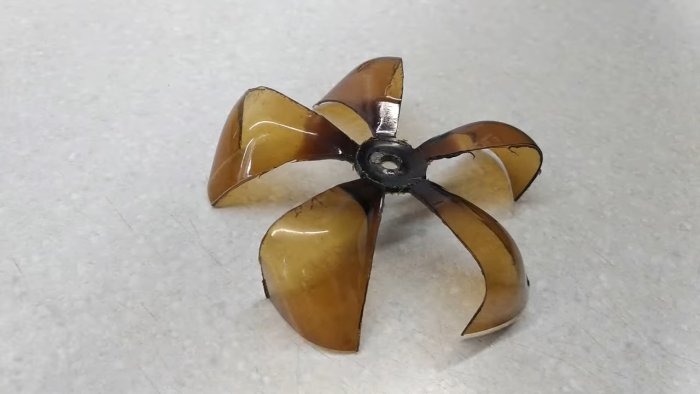 Склеивание двух горлышек ПЭТ-бутылок между собой