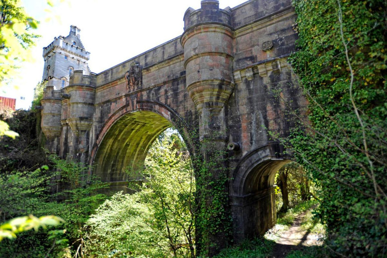 Загадка моста, с которого прыгают собаки. Влияние призраков или проклятие? 2